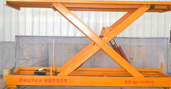 公司销售到济南金魁工程机械有限公司导轨自行升降机