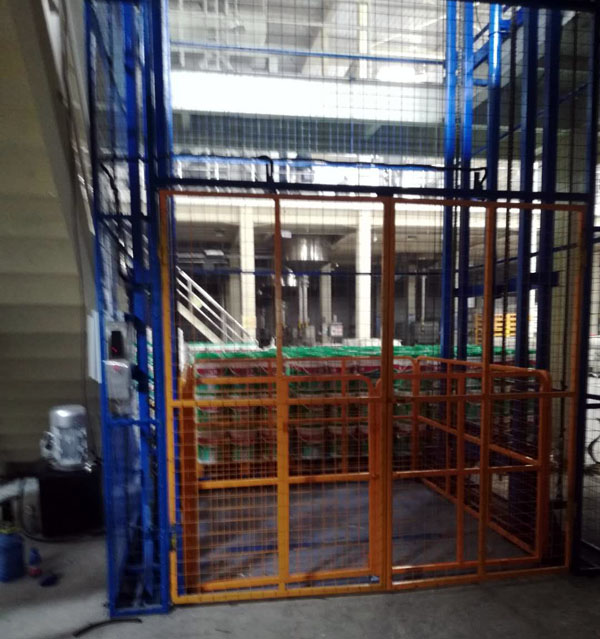 河南立邦涂料升降机 (1) 河南立邦涂料升降机 (1)