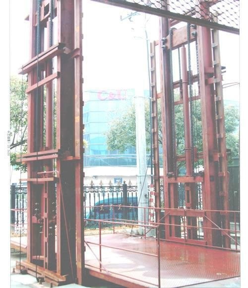 载车导轨升降货梯