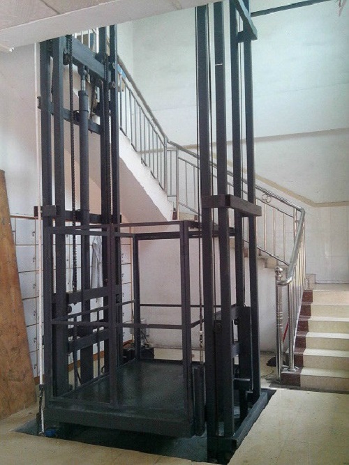 双体室内导轨升降货梯