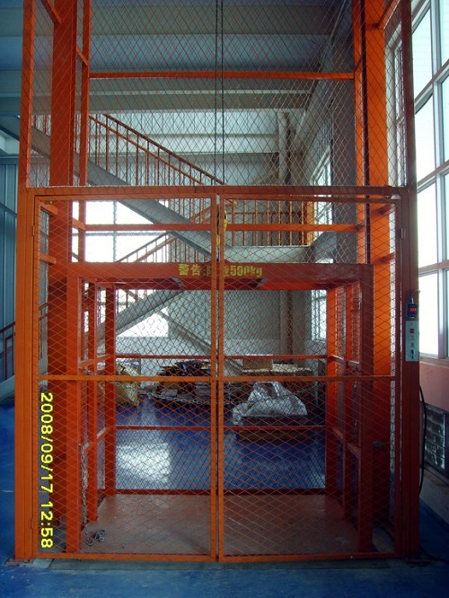 双体带防护导轨升降平台