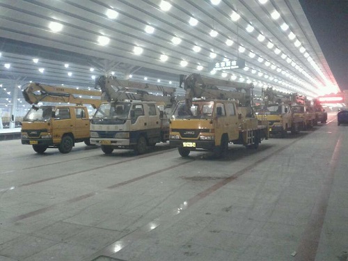 车载折臂升降机