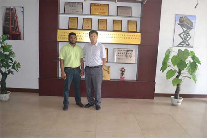 斯里兰卡客户来公司签约